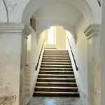 Apartman Square *